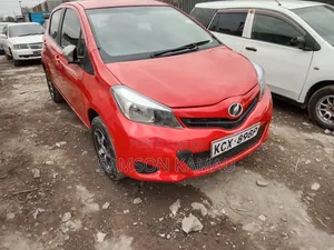 Toyota Vitz 2012 Red