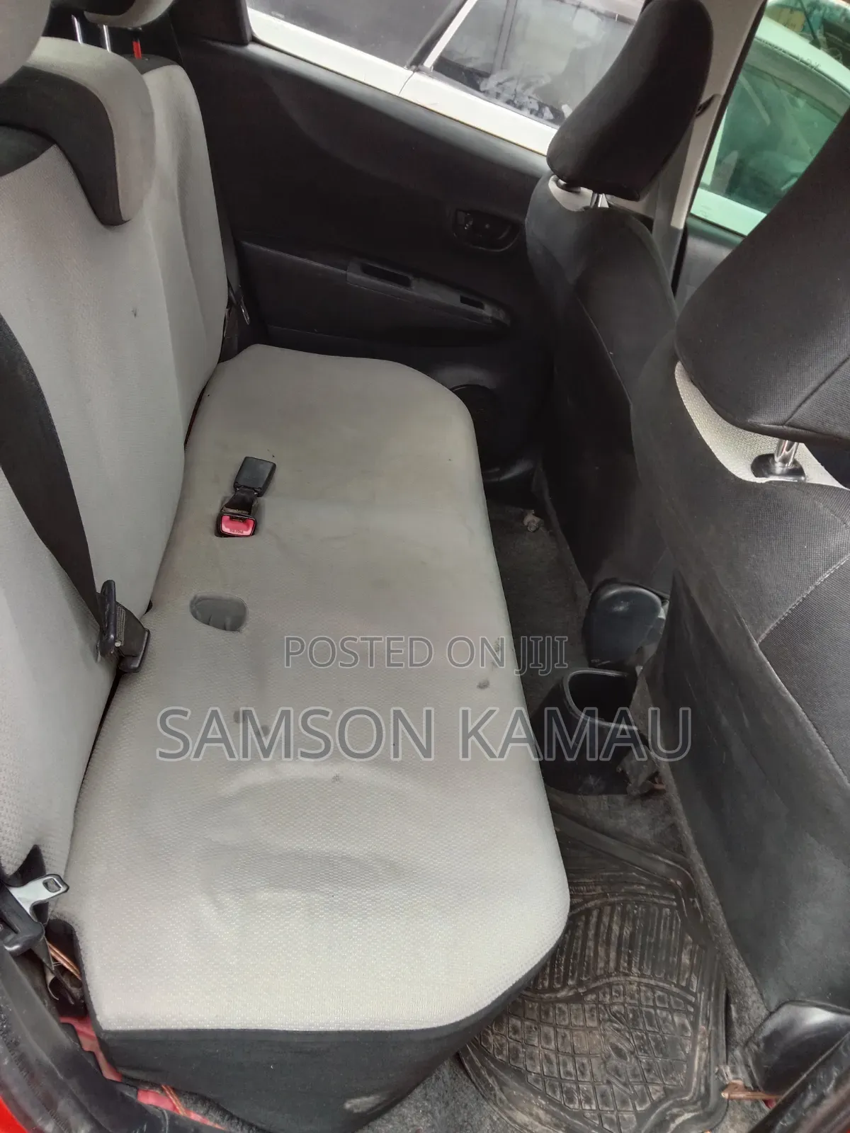Toyota Vitz 2012 Red
