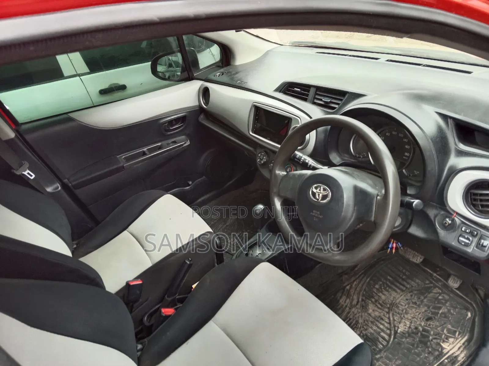 Toyota Vitz 2012 Red