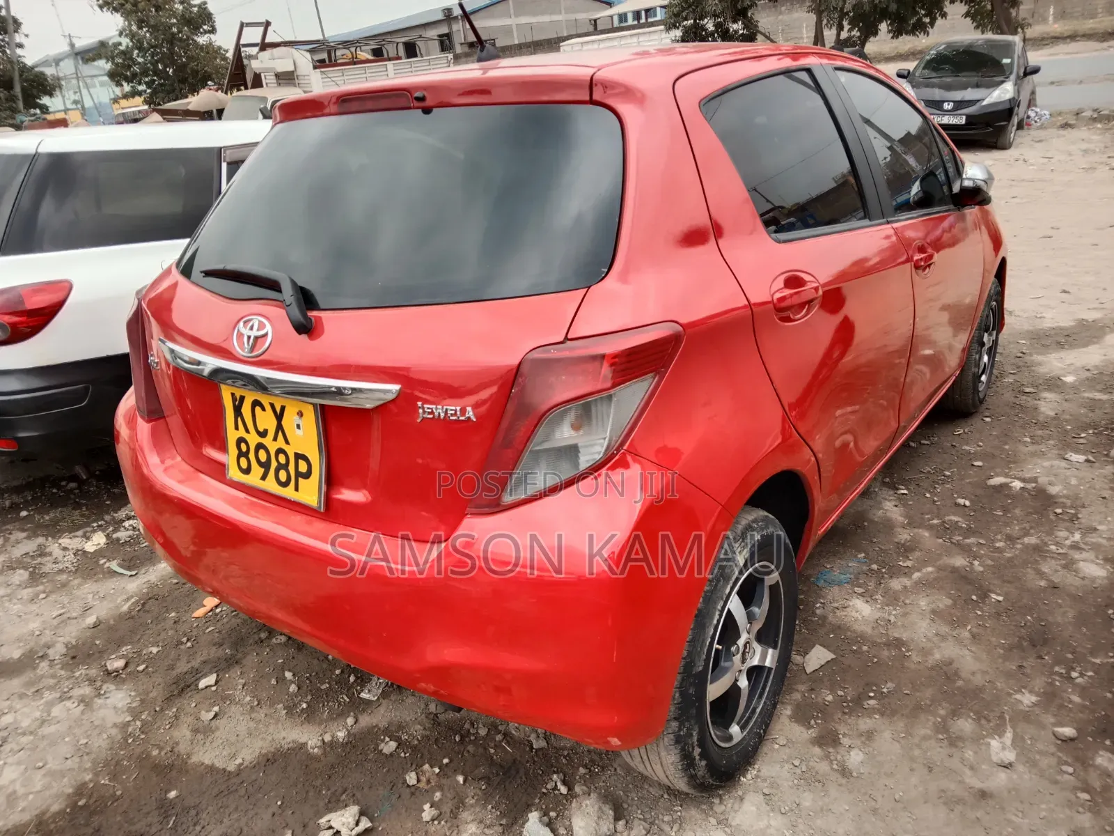 Toyota Vitz 2012 Red