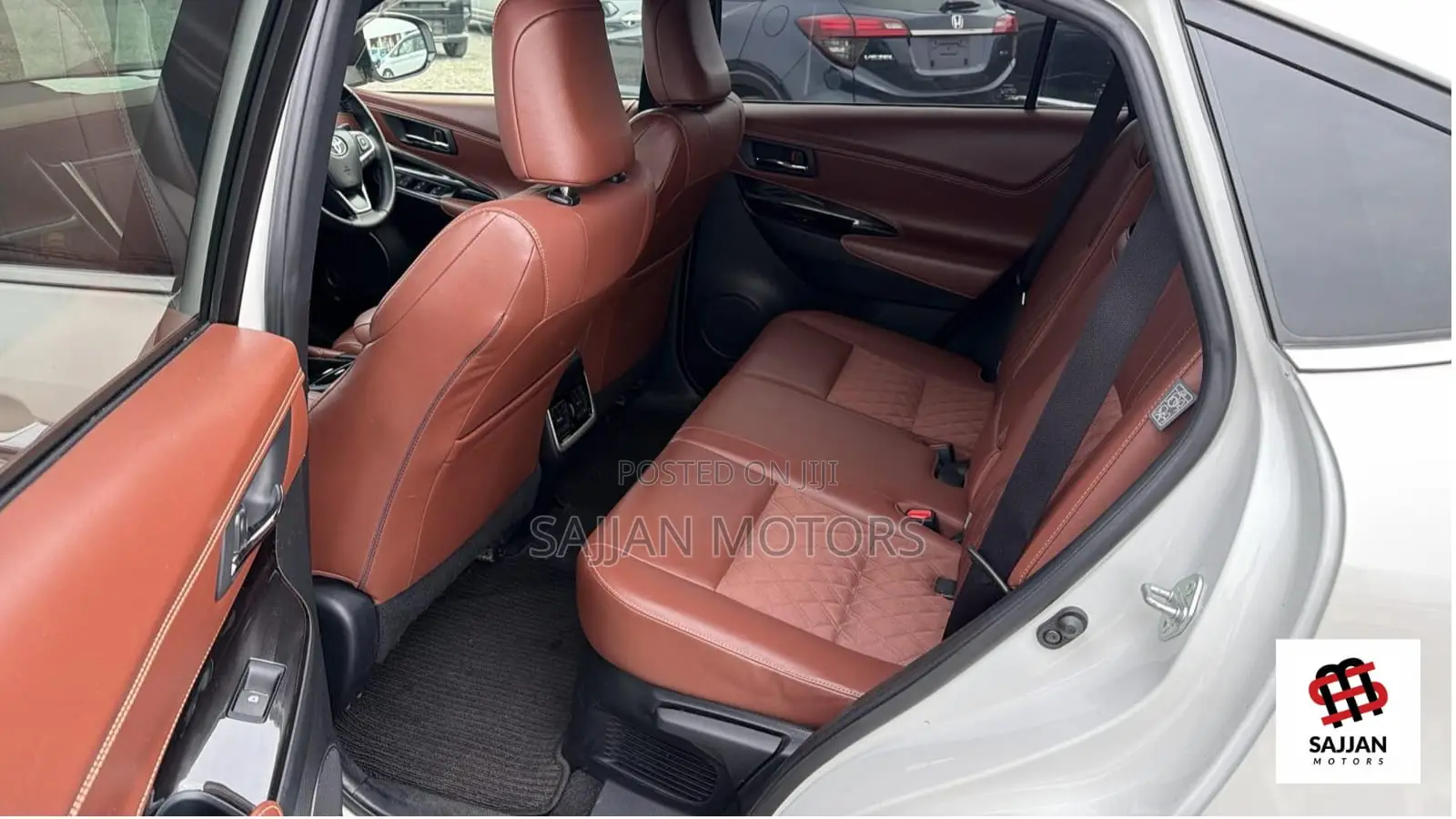 Toyota Harrier 2.0 2019 White