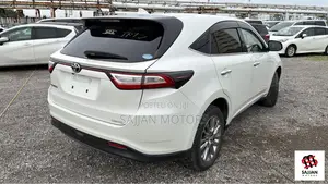 Toyota Harrier 2.0 2019 White