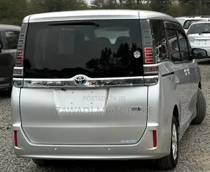 Toyota Voxy 2019 Silver