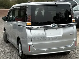 Toyota Voxy 2019 Silver
