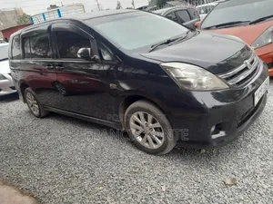 Toyota ISIS 2007 Black