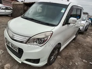 Mitsubishi Delica 2015 White
