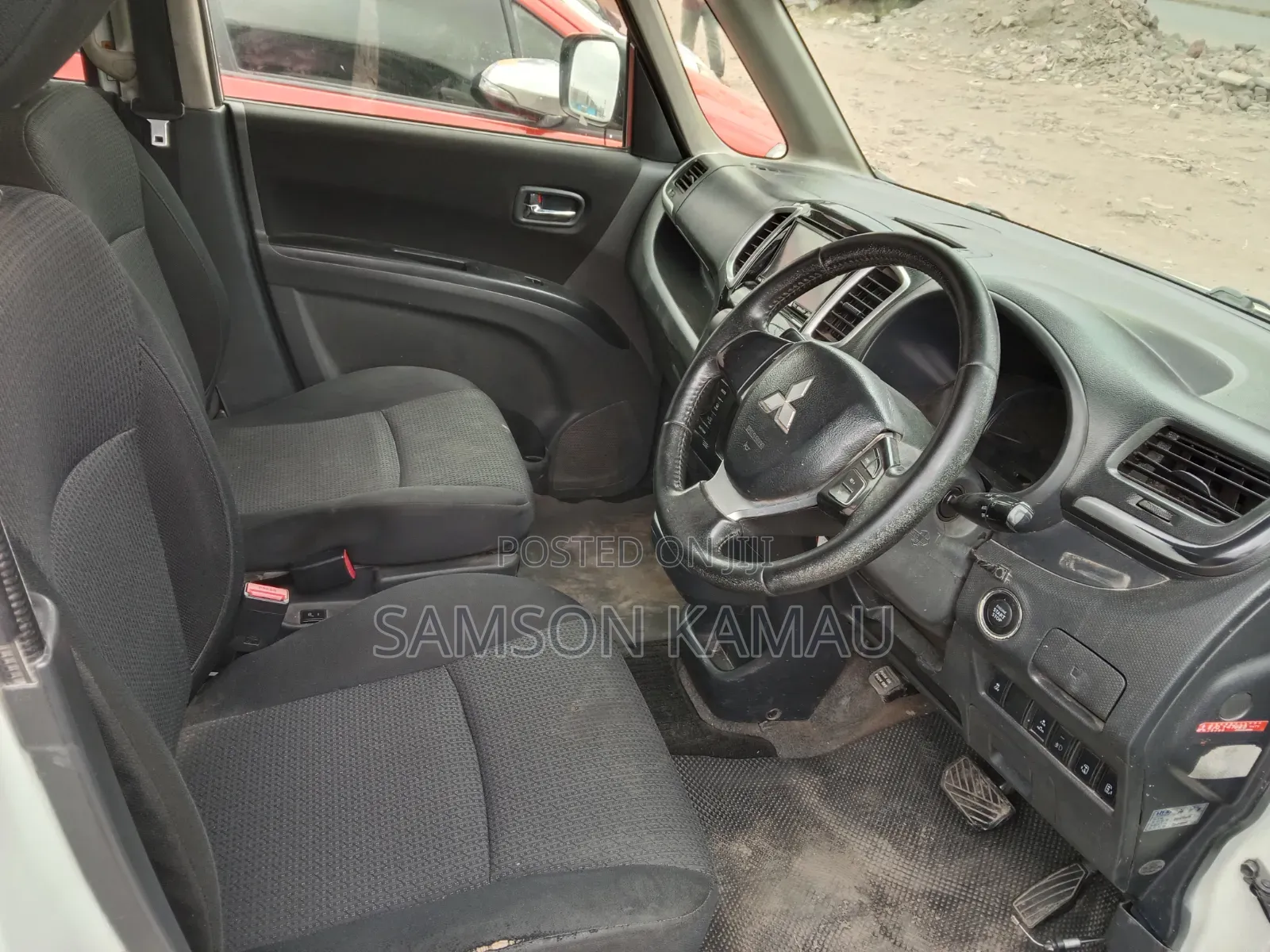 Mitsubishi Delica 2015 White