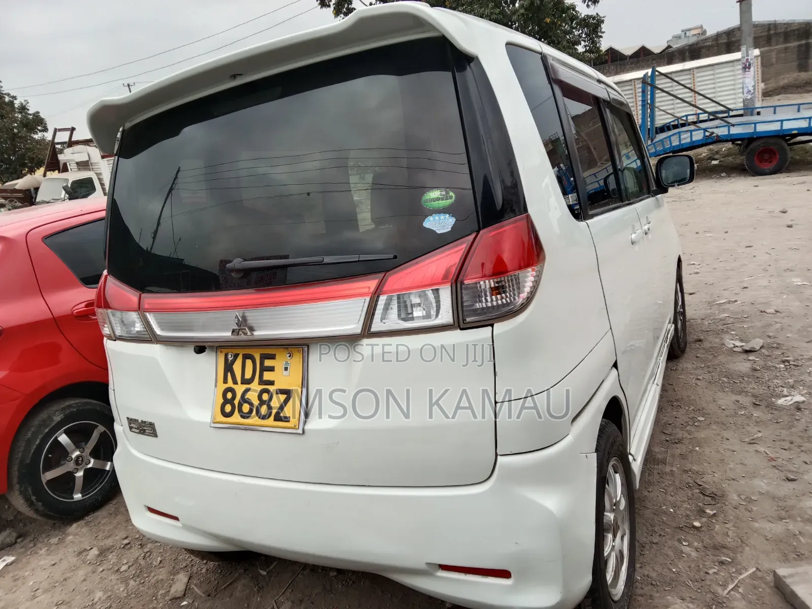 Mitsubishi Delica 2015 White