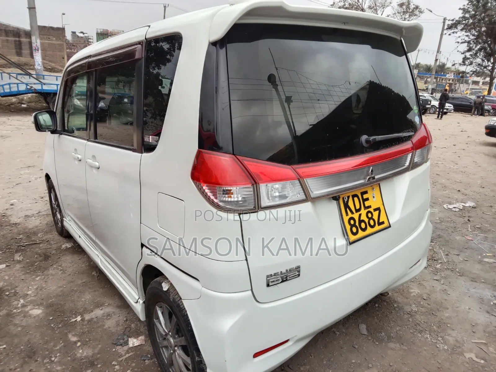 Mitsubishi Delica 2015 White