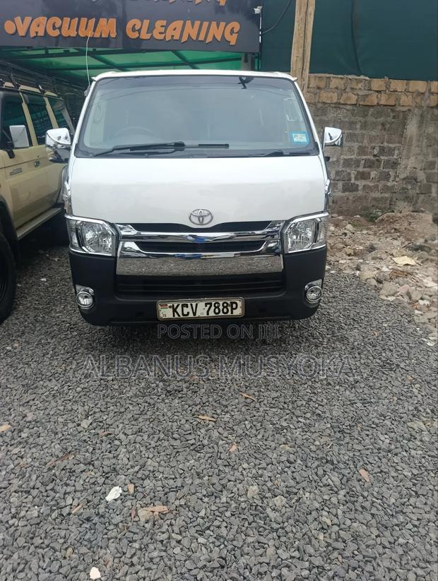 Toyota HiAce 2013 White - thumbnail 2
