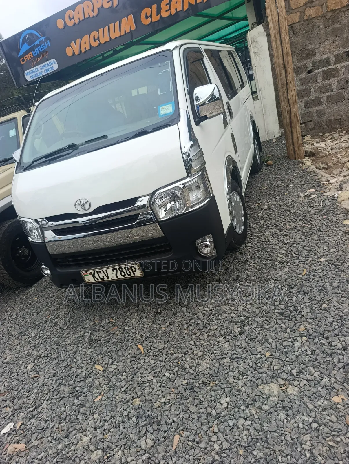 Toyota HiAce 2013 White