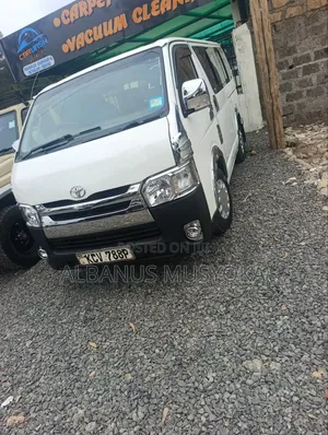 Toyota HiAce 2013 White