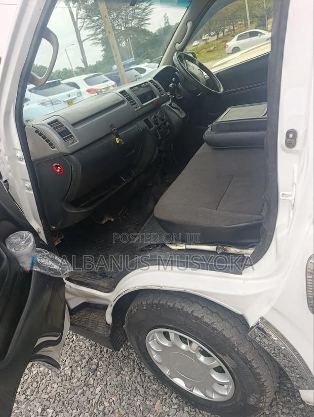Toyota HiAce 2013 White - thumbnail 6