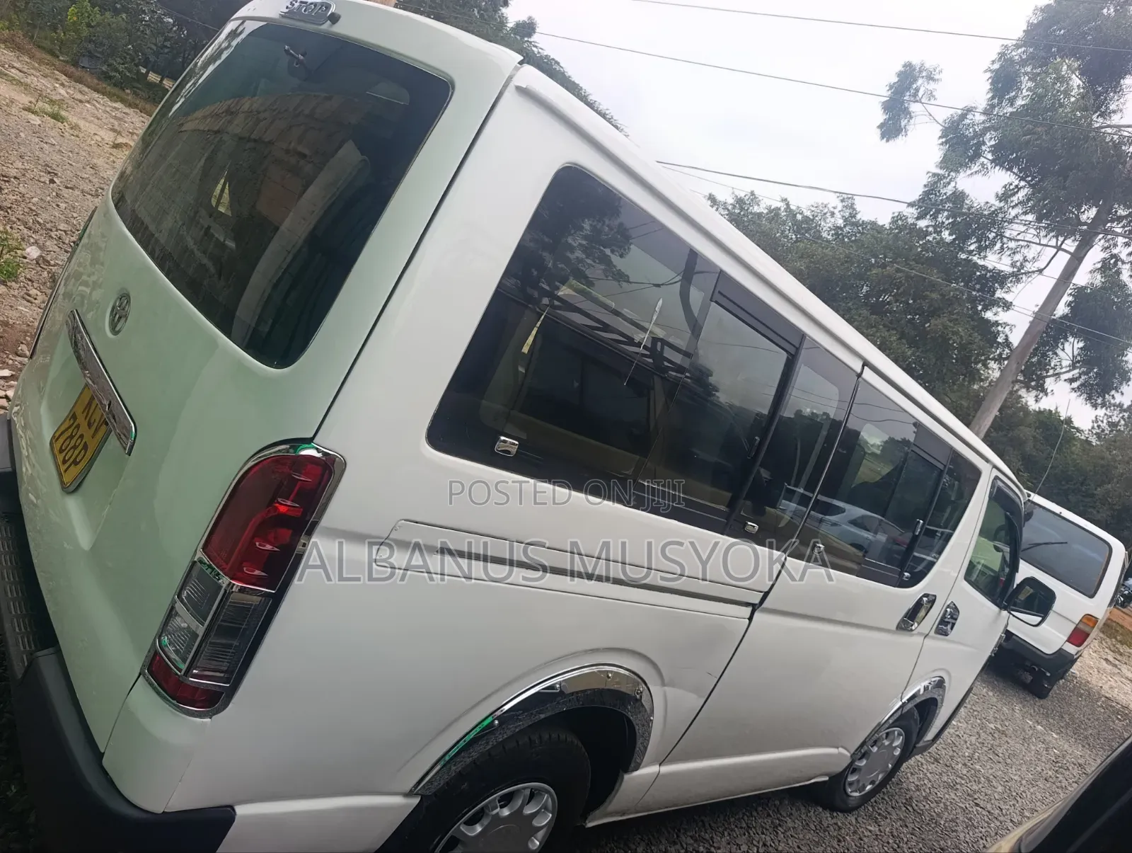 Toyota HiAce 2013 White