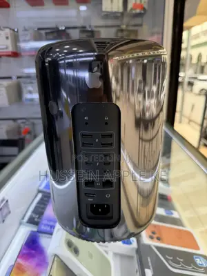 Desktop Computer Apple Mac Pro 32GB Intel Xeon SSD 1T