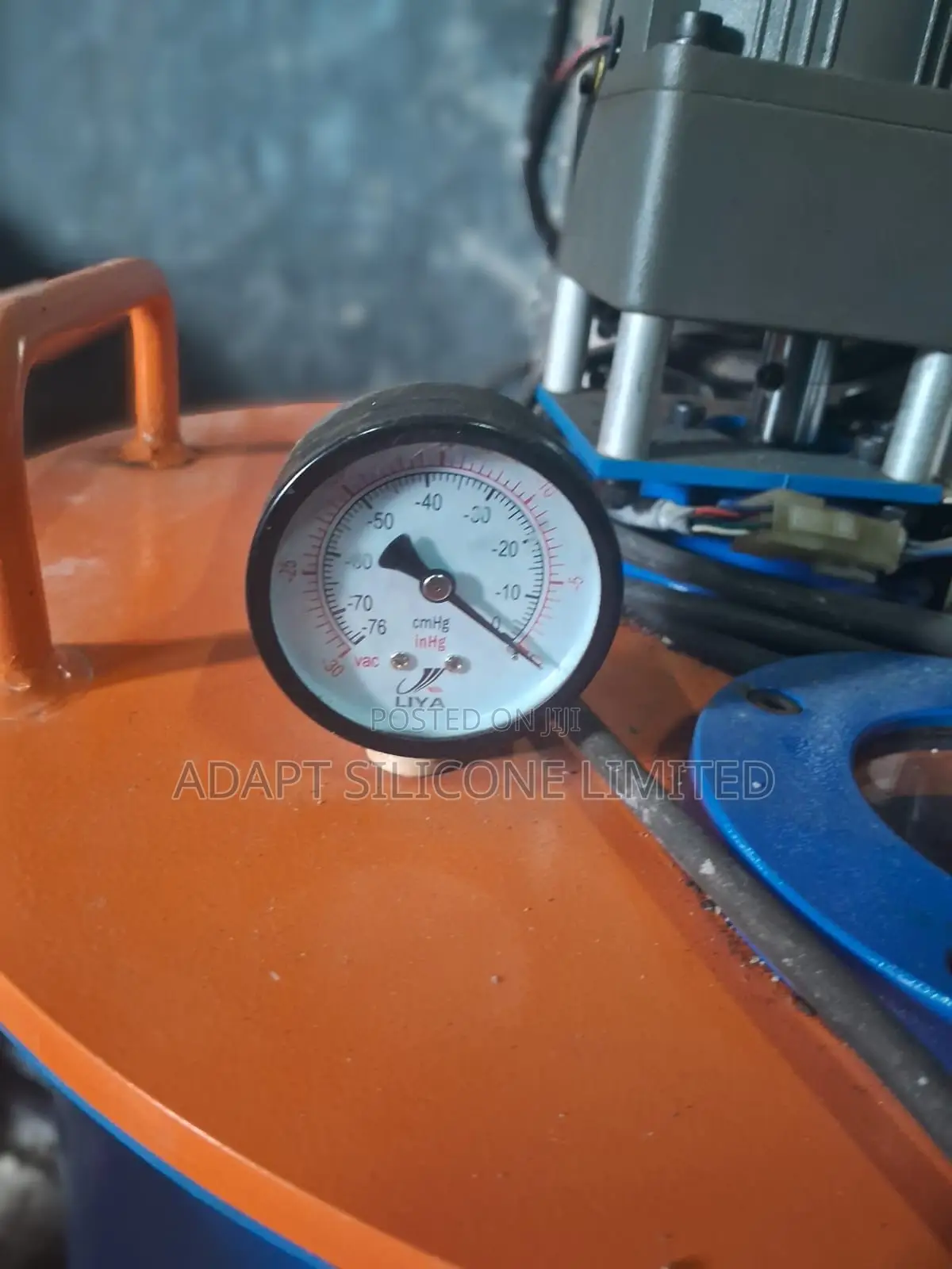 Vacuum Pump and Barrel 15L