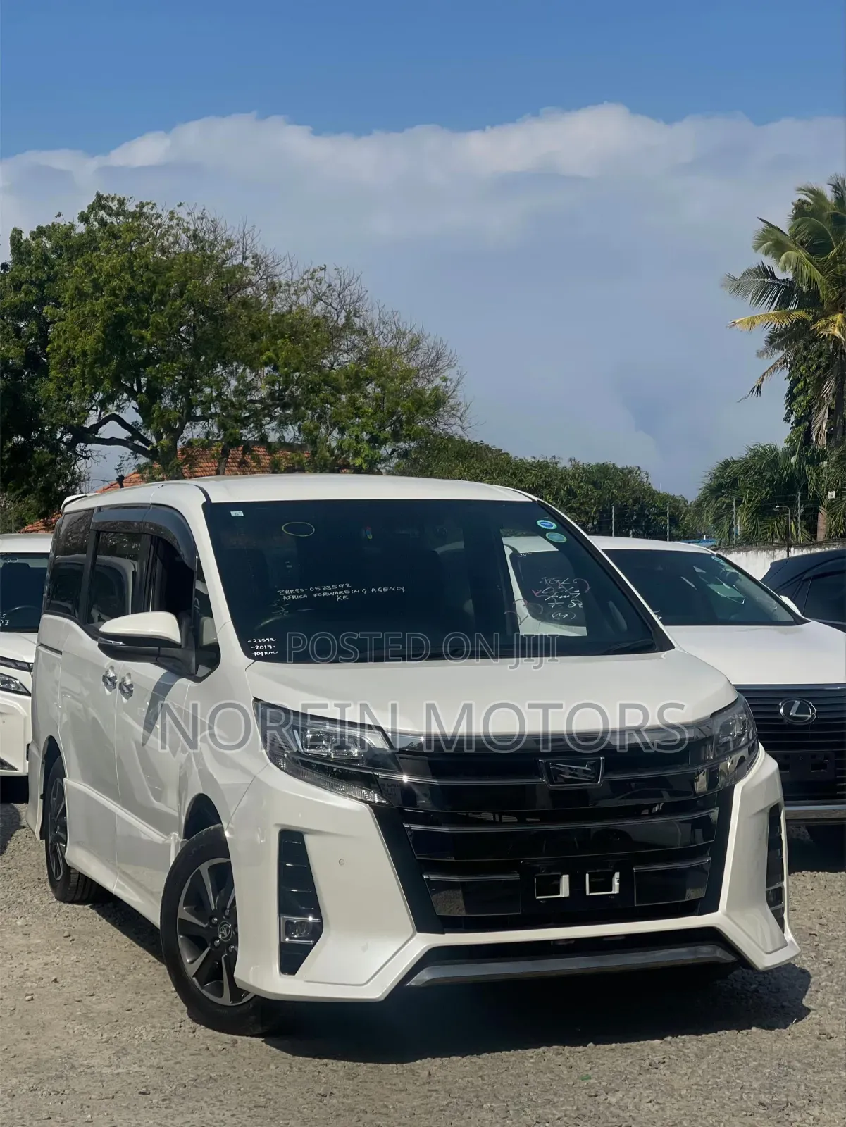 Toyota Noah 2019 White