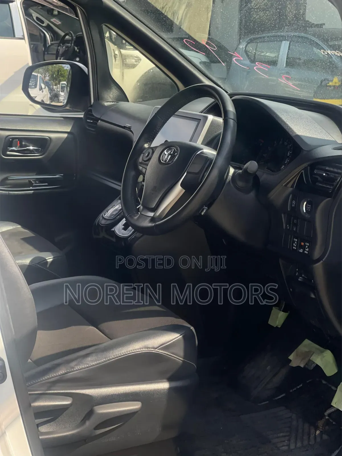 Toyota Noah 2019 White