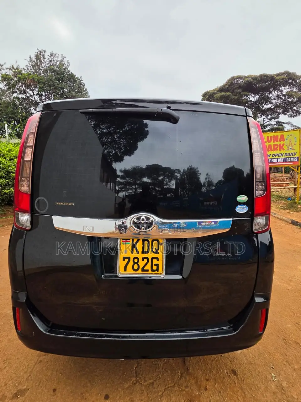 Toyota Noah 2016 Black