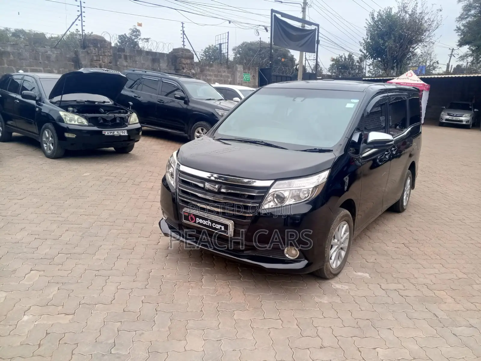Toyota Noah 2017 Black