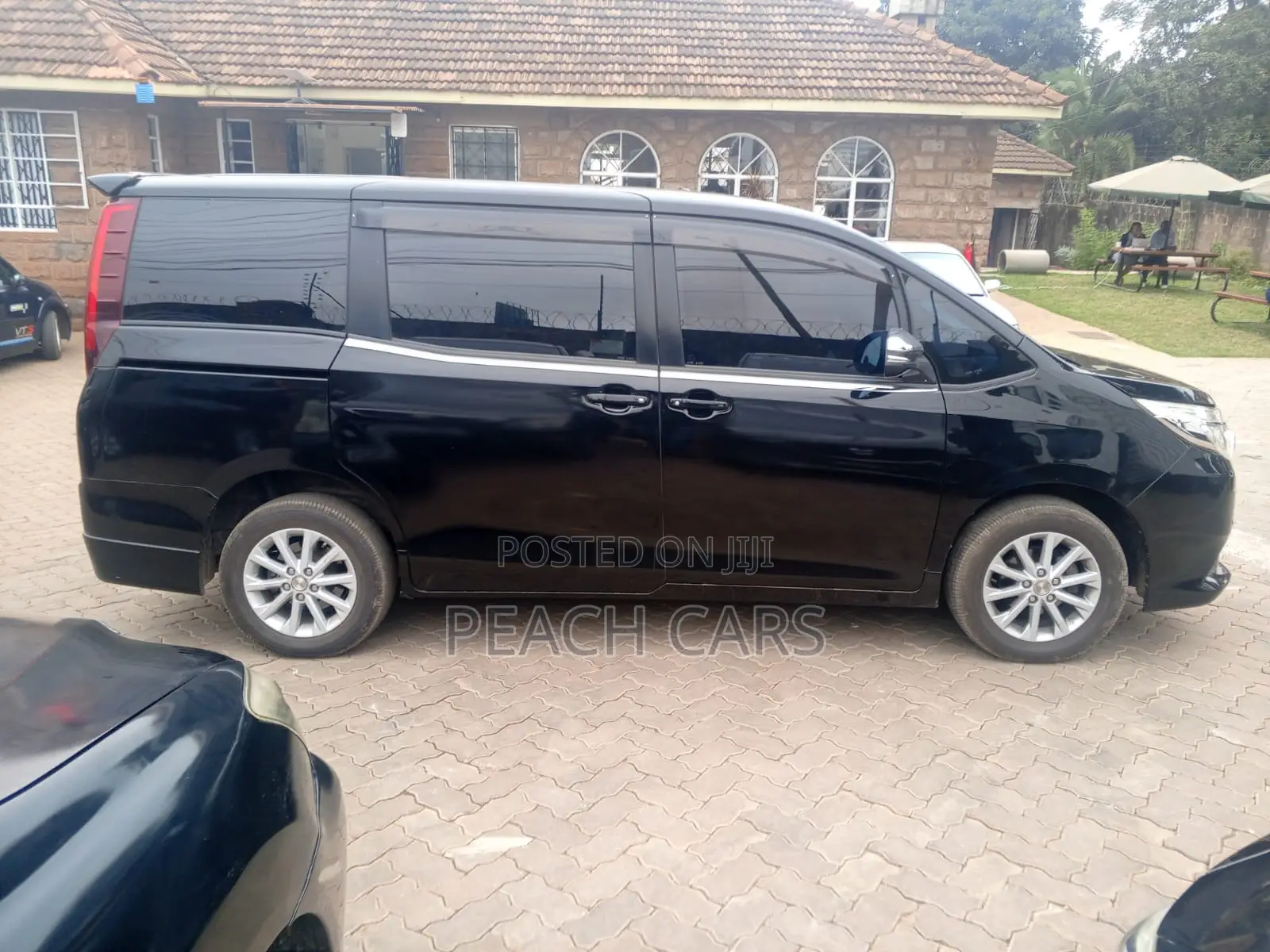 Toyota Noah 2017 Black