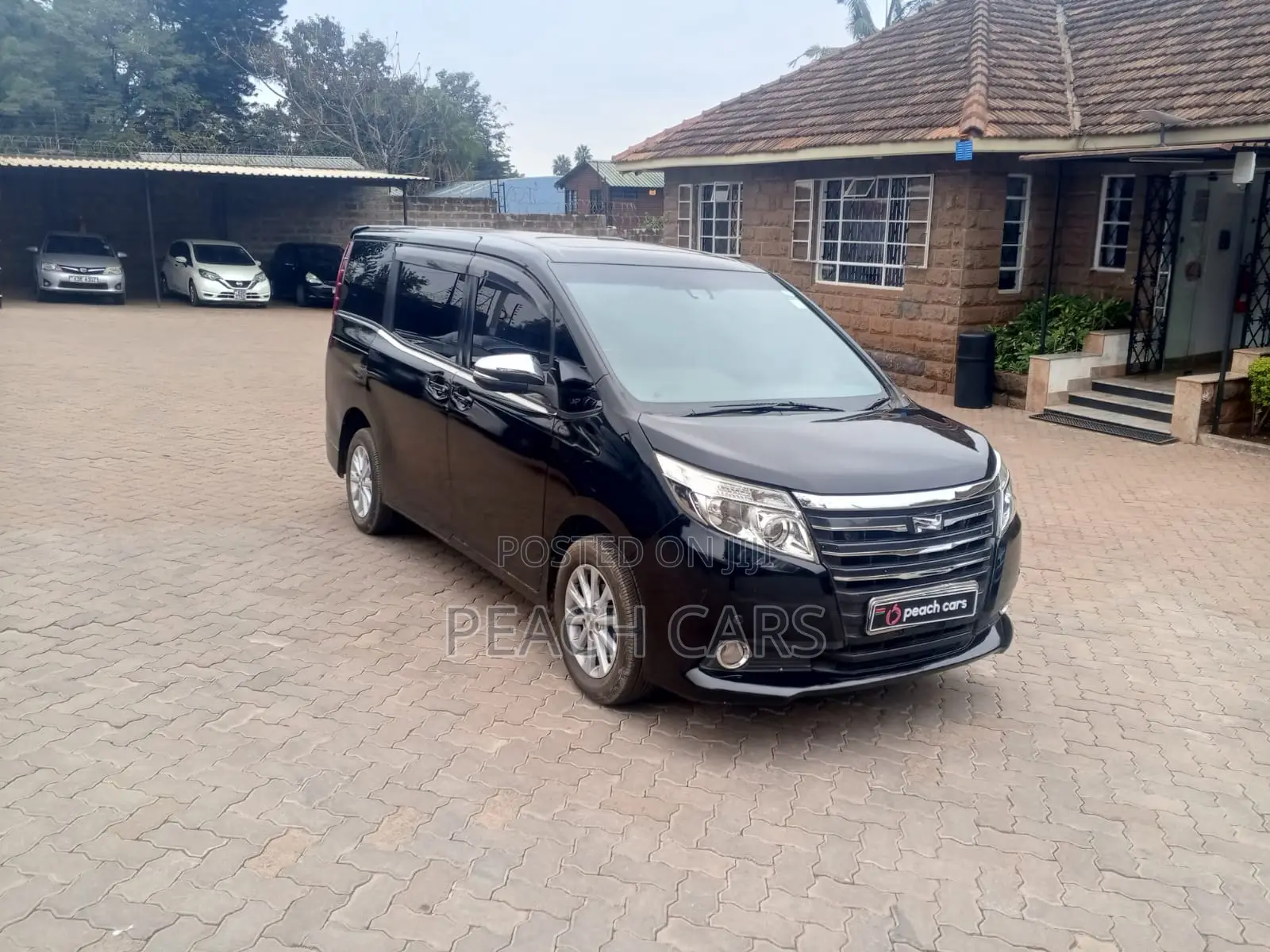 Toyota Noah 2017 Black