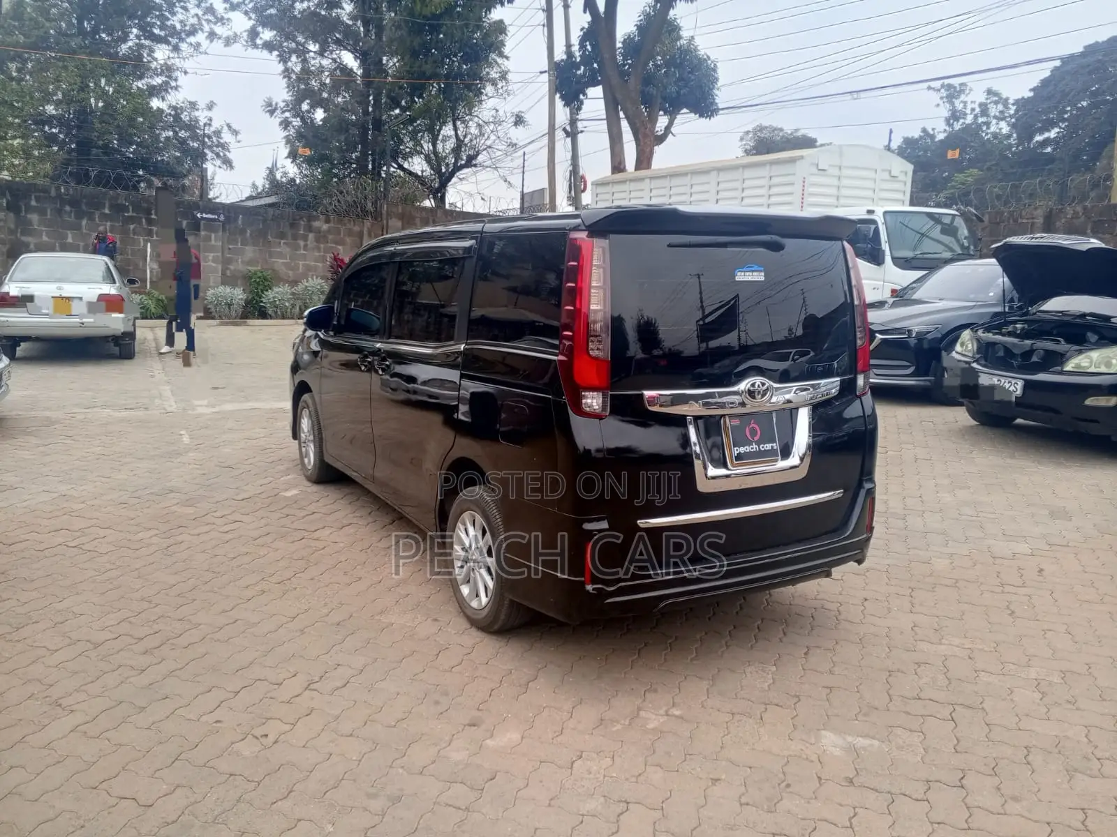 Toyota Noah 2017 Black