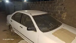 Nissan Sunny 1995 White