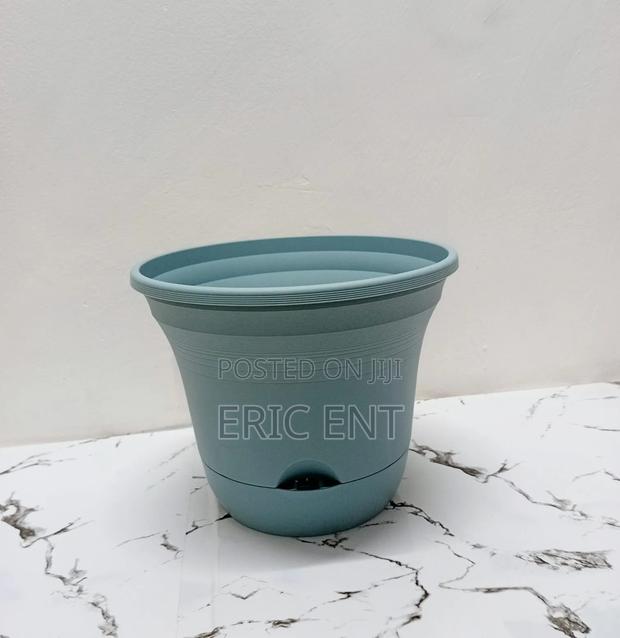 Plastic Flower Pot/ Planter