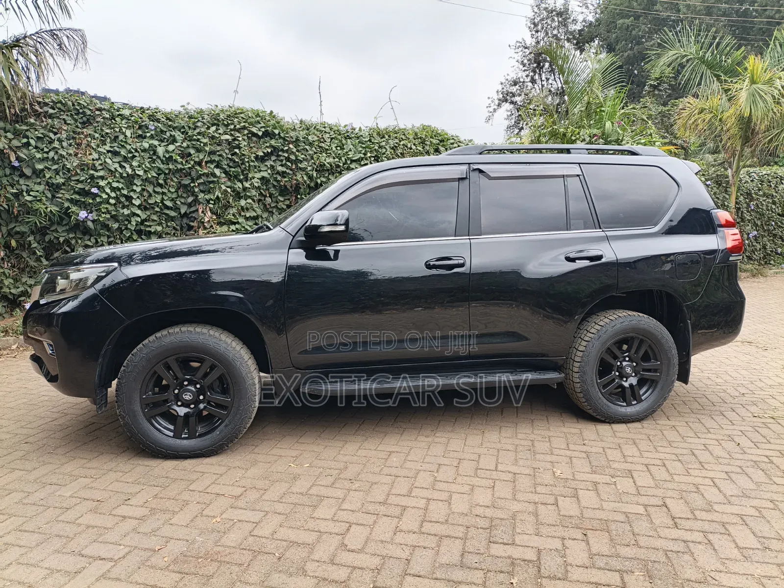 Toyota Land Cruiser Prado 2017 Black