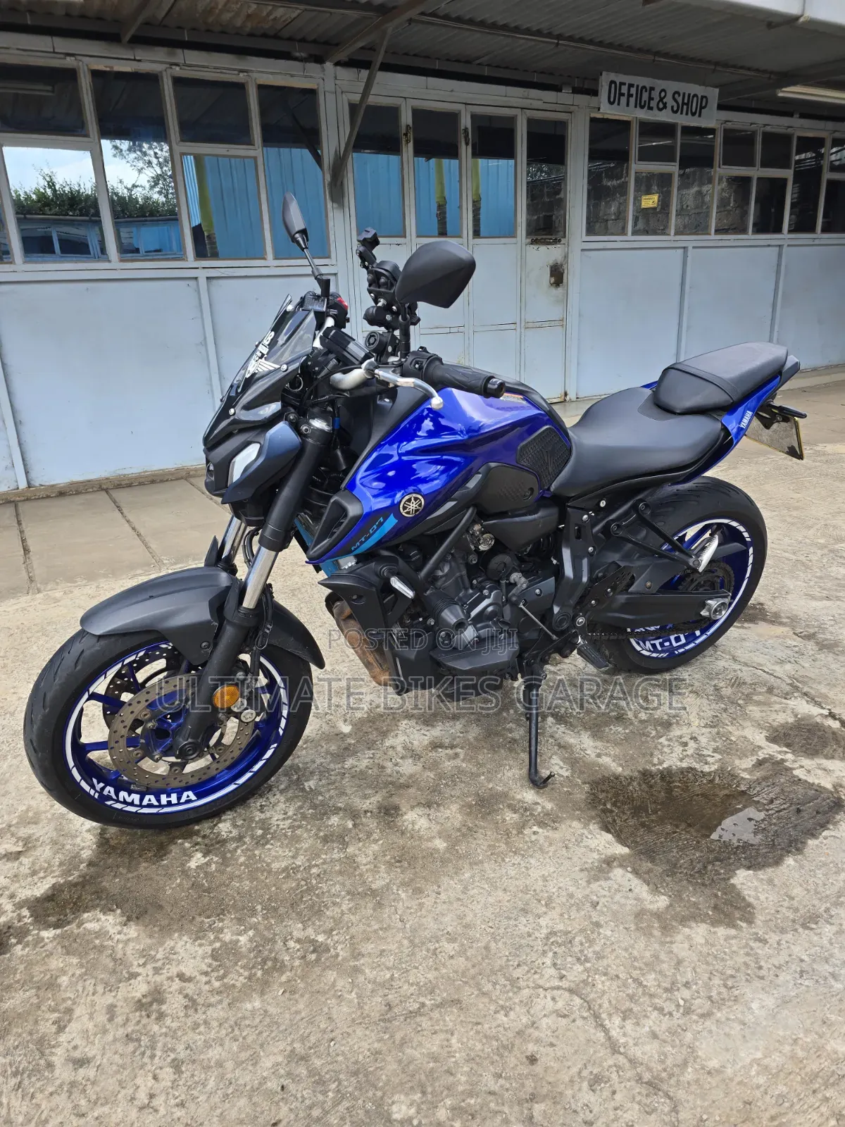 Yamaha 2022 Blue