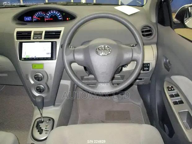 Toyota Belta Vent+frame+hazard - thumbnail 2