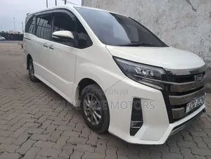 Toyota Noah 2017 White