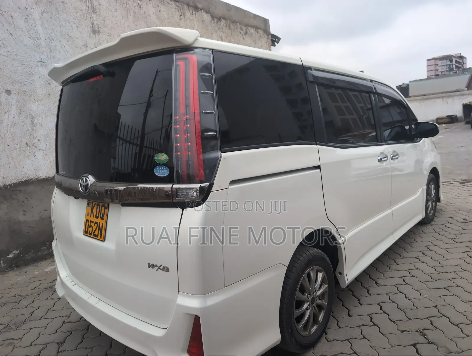 Toyota Noah 2017 White