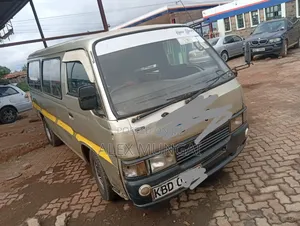 Nissan Caravan (Urvan) 2000 Grey