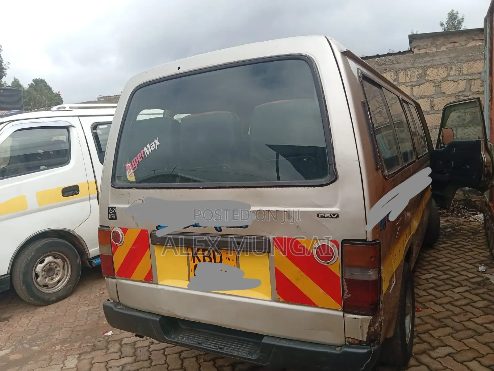 Nissan Caravan (Urvan) 2000 Grey