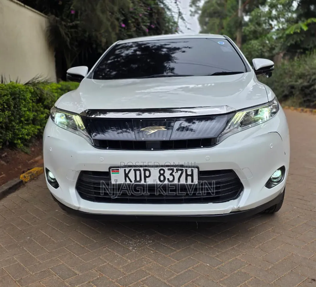 Toyota Harrier 2.0 2016 White