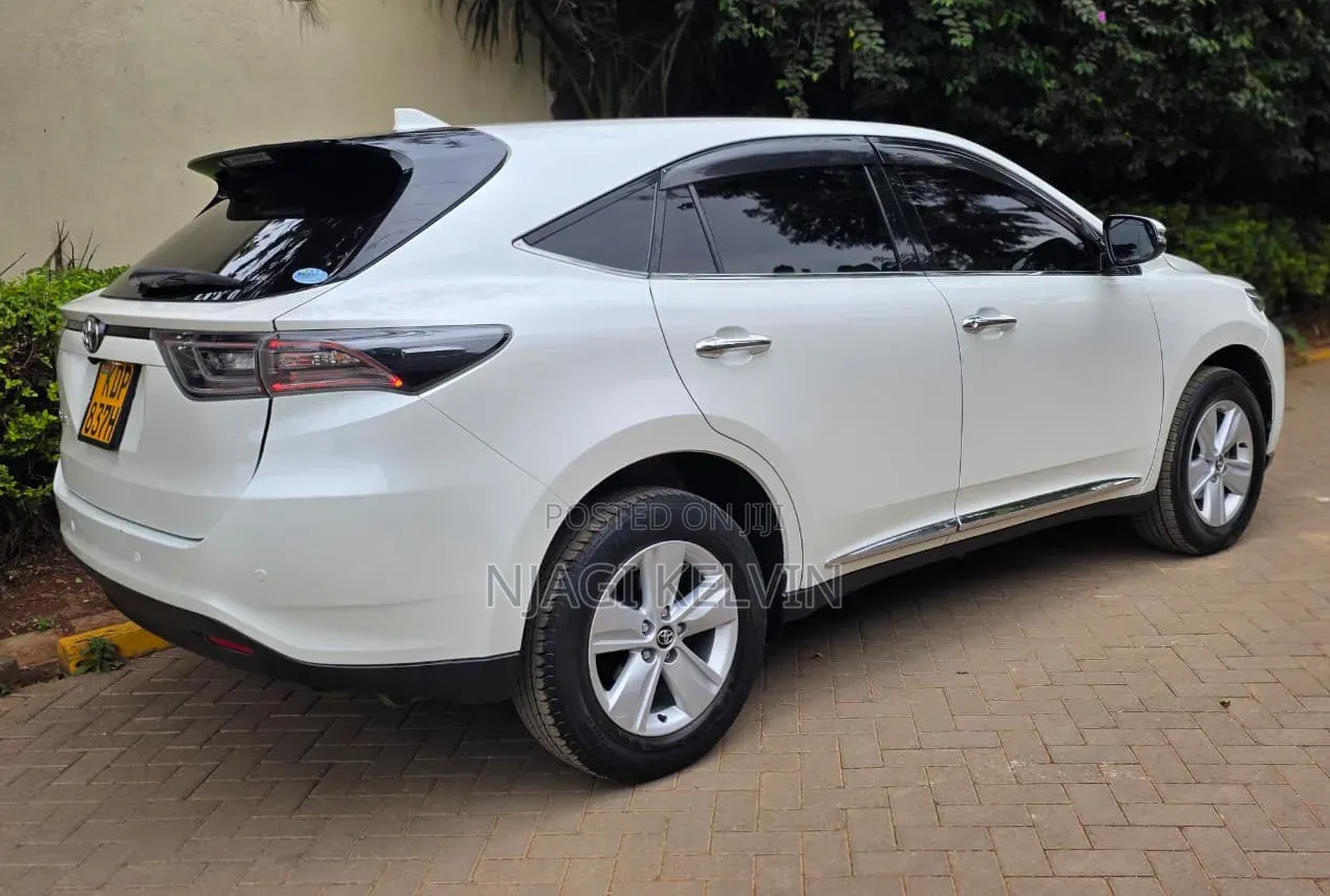 Toyota Harrier 2.0 2016 White