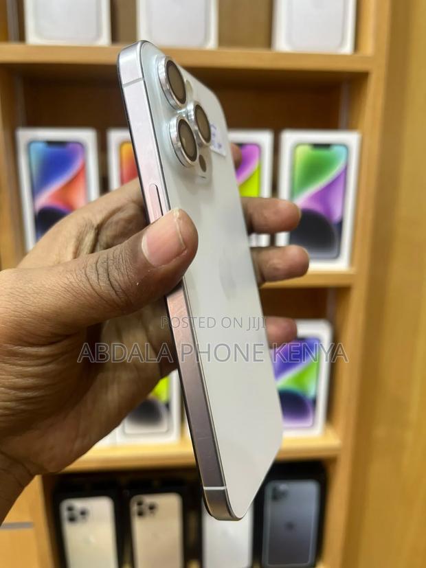Apple iPhone 15 Pro Max 256 GB White - thumbnail 3