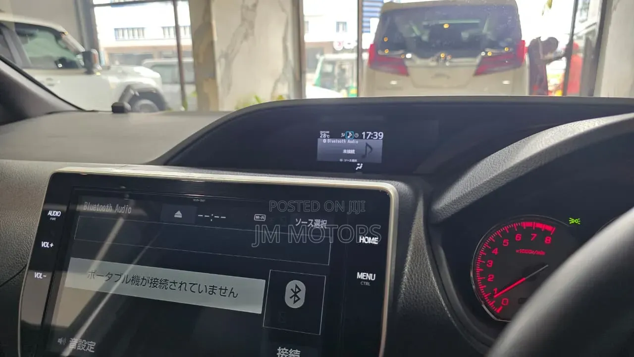 Toyota Noah 2020 Silver