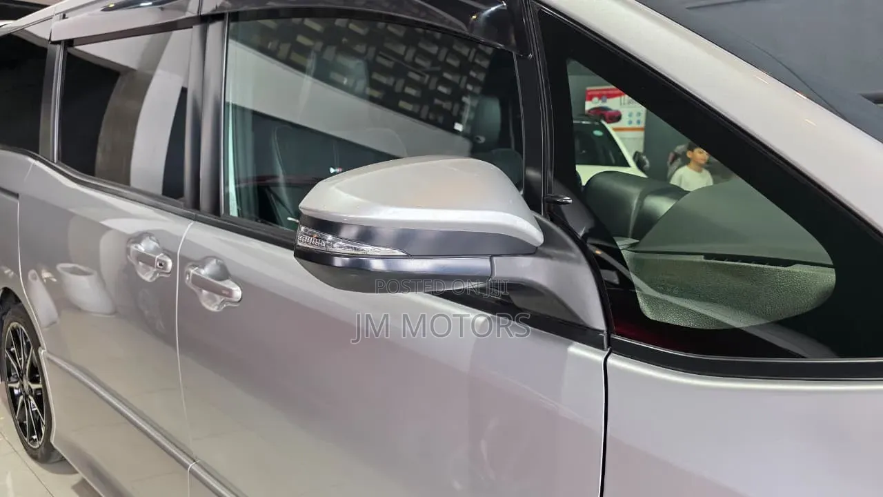 Toyota Noah 2020 Silver