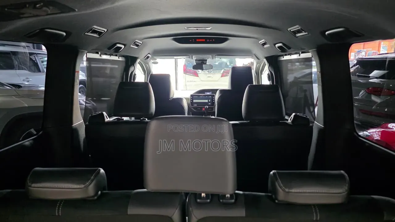 Toyota Noah 2020 Silver