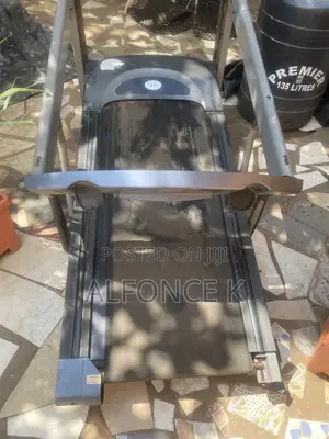 Horizon Fitness Omega GT Motorized Treadmill Negotiable