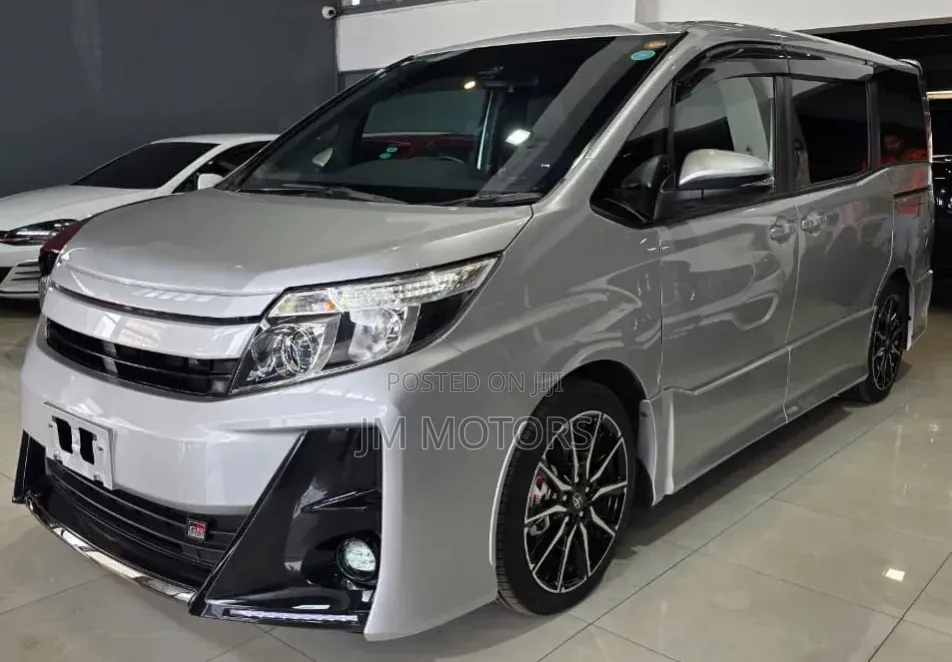 Toyota Noah 2020 Silver