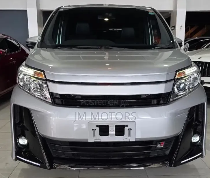 Toyota Noah 2020 Silver