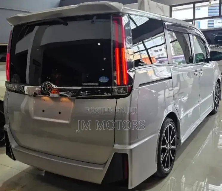 Toyota Noah 2020 Silver