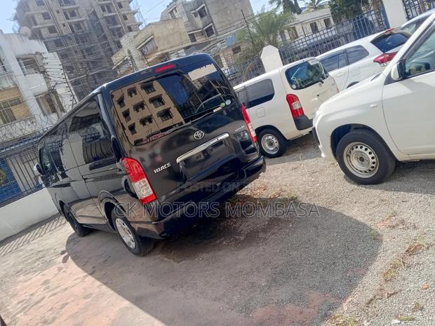 Toyota HiAce 2019 Black
