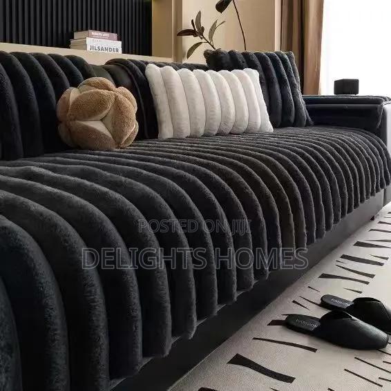 Plush/ Stylish Fur Seatcovers_ Sc - main view