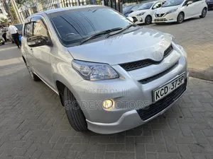 Toyota IST 2009 Silver