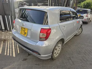Toyota IST 2009 Silver
